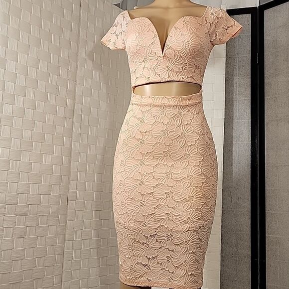 GLARE LACE SHORT SLEEVE V-NECK WOMEN"S DRESS - Picture 11 of 14